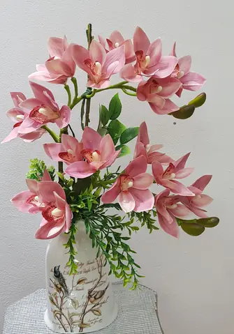 Các Loại Bình Hoa Phổ Biến