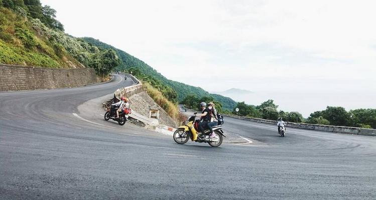 Lộ trình di chuyển từ trung tâm Hà Nội lên các tỉnh phía Bắc như Phú Thọ