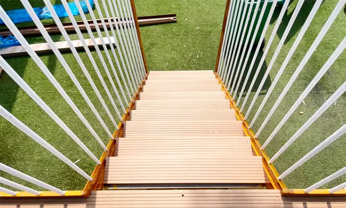 Ốp Bậc Cầu Thang Ngoài Trời