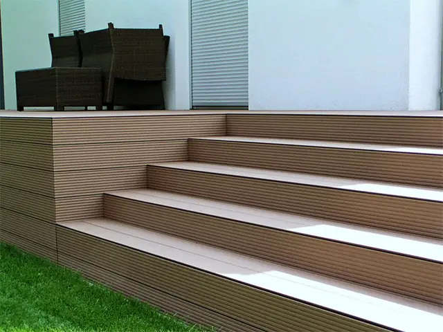 Ốp Bậc Cầu Thang Ngoài Trời