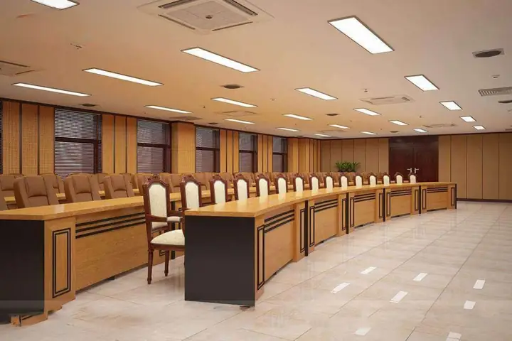 Tổng Hợp 20 Mẫu Bàn Họp Hội Trường Đẹp, Cao Cấp, Sang Trọng Tổng Hợp 20 Mẫu Bàn Họp Hội Trường Đẹp, Cao Cấp, Sang Trọng