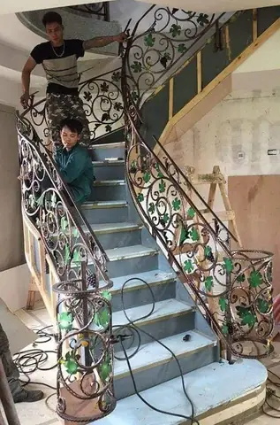 Cầu Thang Sắt Tay Vịn Gỗ | Làm Cầu Thang Sắt Ở Sài Gòn Cầu Thang Sắt Tay Vịn Gỗ | Làm Cầu Thang Sắt Ở Sài Gòn