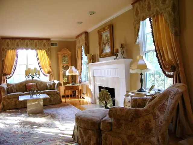 Chọn Màu Vàng Nâu, Vàng Đất Cho Người Mệnh Thổ, Mệnh Kim Cần Lưu Ý Gì?