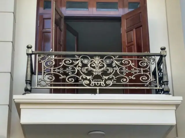 Lan Can Ban Công Bằng Gang Đúc