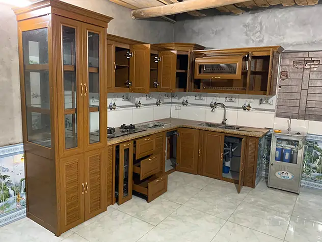 So Sánh Tủ Bếp Nhôm Kính Và Tủ Bếp Gỗ Công Nghiệp