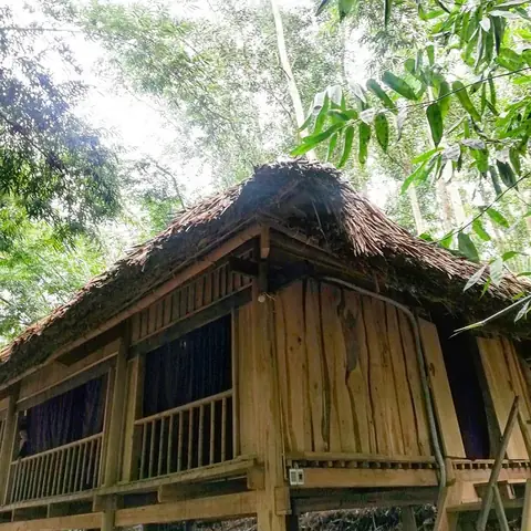 Làng Nhà Sàn Thái Hải