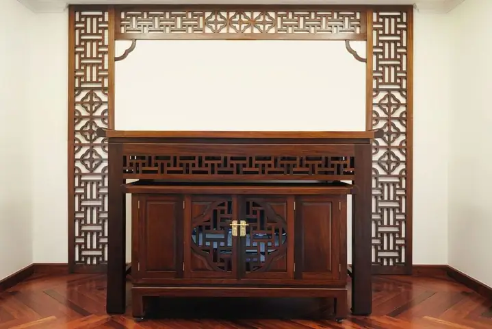 B. Thanh Lịch Kín Đáo Và Sang Trọng Tiềm Ẩn: