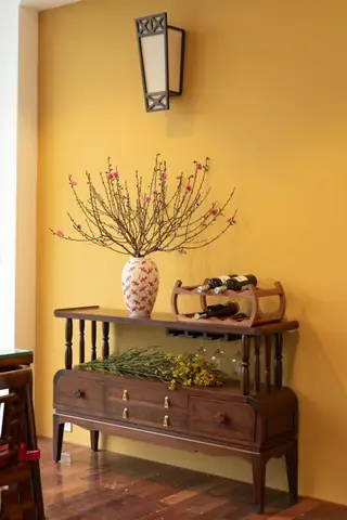 A. Niềm Yêu Thích Gỗ Tự Nhiên Sâu Sắc: