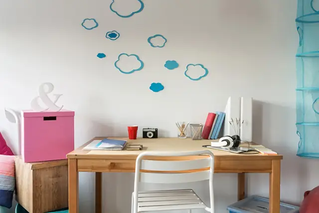 Chia Sẻ Hướng Ngồi Học – Làm Việc Hợp Tuổi Trong Phong Thủy Bàn Học