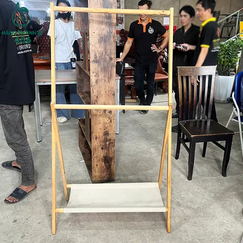 Thanh Ly Gia Treo Quan Ao