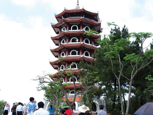 Khám Phá Địa Điểm: Ngã Ba Đồng Lộc Ở Đâu Tháp chuông Ngã ba Đồng Lộc