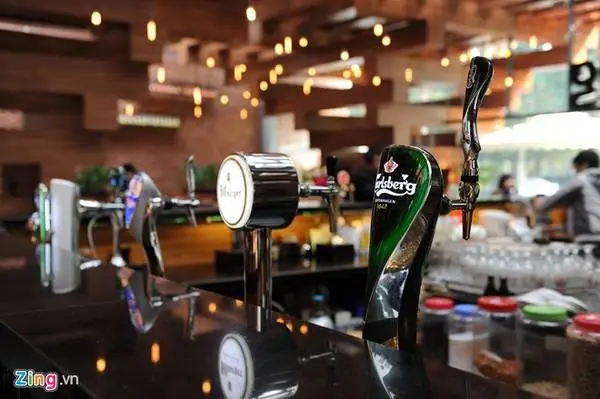 Bên Trong Nhà Hàng 1.000 M2 Có Thiết Kế Lạ Giống Cây Cổ Thụ