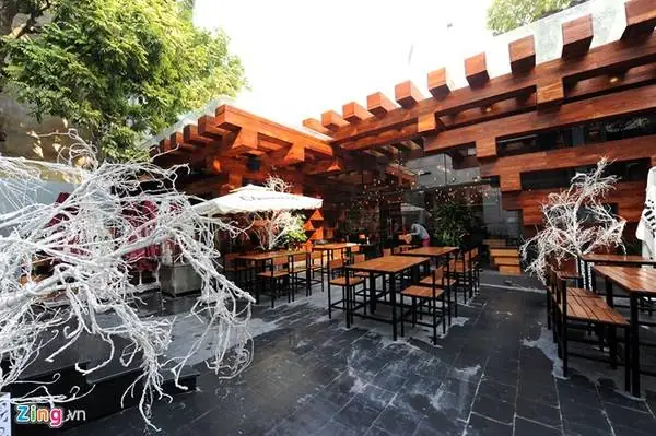 Bên Trong Nhà Hàng 1.000 M2 Có Thiết Kế Lạ Giống Cây Cổ Thụ