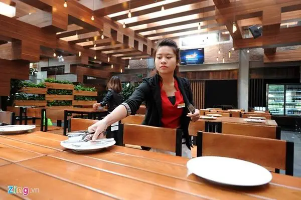 Bên Trong Nhà Hàng 1.000 M2 Có Thiết Kế Lạ Giống Cây Cổ Thụ