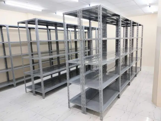 Kệ Sắt Thiết Kế Nhà Kho Gia Đình V Lỗ