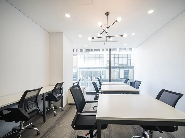 Chọn Bàn Ghế Nhỏ Gọn Và Chất Liệu Nhẹ: