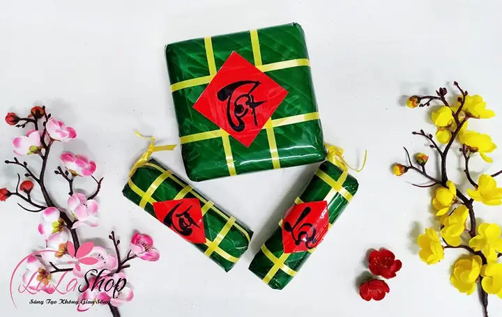 Trang Trí Chân Cầu Thang Với Các Mô Hình Tết