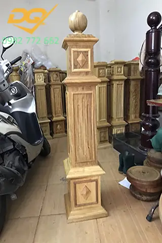 – Chất Liệu Làm Nên Trụ Cầu Thang Gỗ Vuông