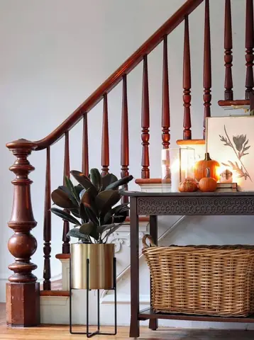 Trụ Tay Vịn Cầu Thang Gỗ