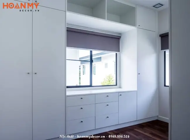 Mẫu Thiết Kếtủ Quần Áo Bao Quanh Cửa Sổ Đẹp 2025 Mẫu Thiết Kếtủ Quần Áo Bao Quanh Cửa Sổ Đẹp 2025