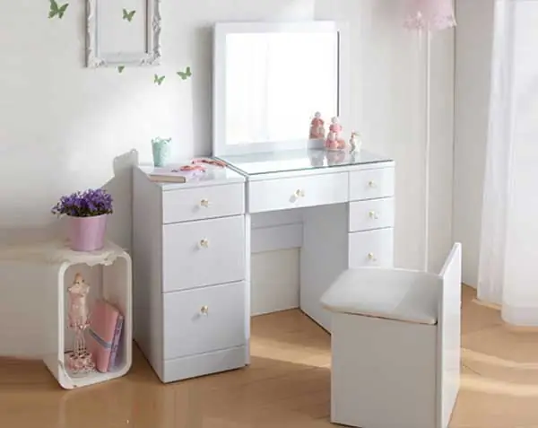 Màu Sắc Bàn Trang Điểm