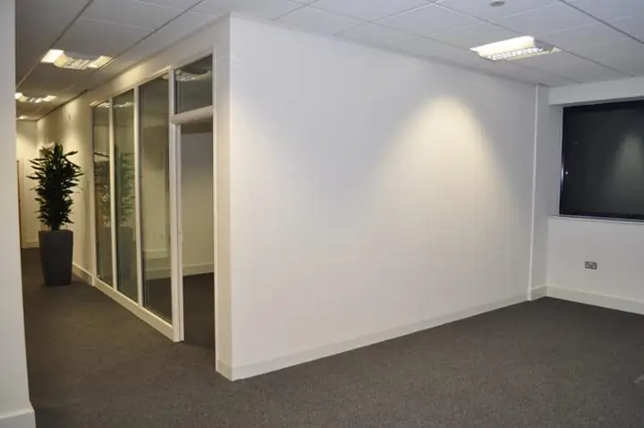 Mẫu Vách Ngăn Văn Phòng Bằng Thạch Cao