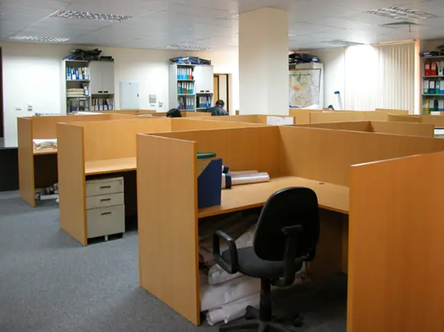 Mẫu Vách Ngăn Văn Phòng Bằng Gỗ