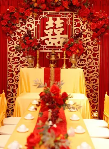 Dịch Vụ Trang Trí Gia Tiên Cao Cấp Tại Quận 10 Tông Đỏ - Vàng Đồng Dịch Vụ Trang Trí Gia Tiên Cao Cấp Tại Quận 10 Tông Đỏ - Vàng Đồng