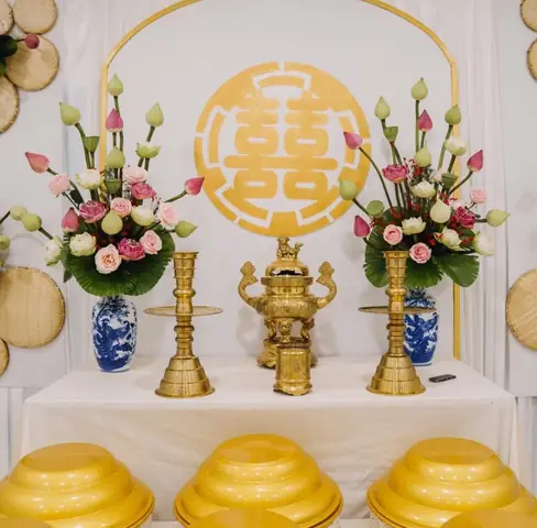 Cách Cắm Hoa Trang Trí Bàn Thờ Ngày Cưới Như Thế Nào?