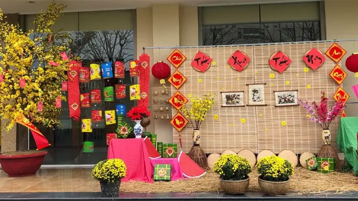 Làm Thế Nào Để Trang Trí Cây Mai Ngày Tết Một Cách Đẹp Và Ấn Tượng?