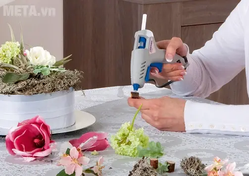 Cách Làm Hoa Giấy Trang Trí Đám Cưới Bằng Súng Bắn Keo