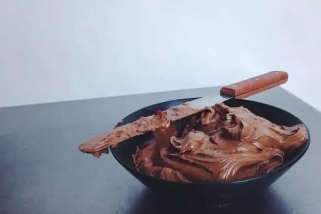 Cách Làm Socola Phủ Bánh Kem Kiểu Truyền Thống