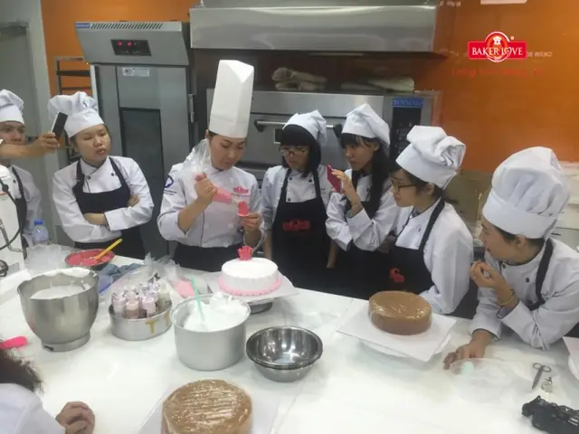 Cách Trang Trí Bánh Kem Siêu Dễ Cho Người Mới