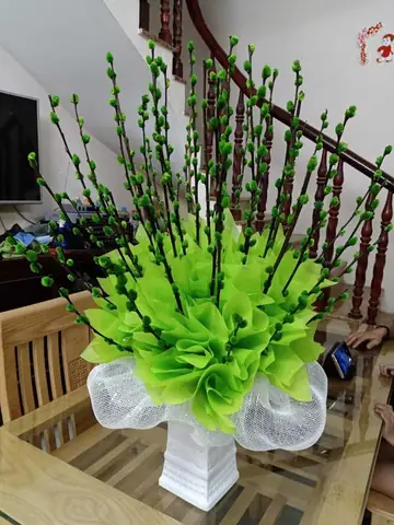 Bước Nào Để Trang Trí Bình Hoa Nụ Tầm Xuân Đẹp Mắt?