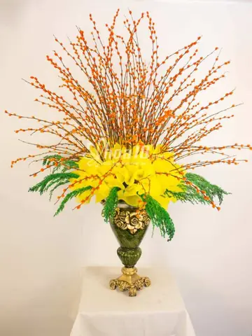 Bước Nào Để Trang Trí Bình Hoa Nụ Tầm Xuân Đẹp Mắt?