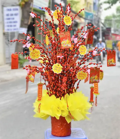 Bước Nào Để Trang Trí Bình Hoa Nụ Tầm Xuân Đẹp Mắt?