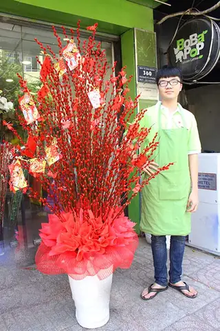 Bước Nào Để Trang Trí Bình Hoa Nụ Tầm Xuân Đẹp Mắt?