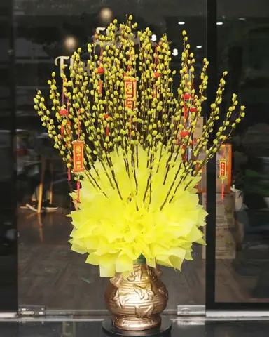 Bước Nào Để Trang Trí Bình Hoa Nụ Tầm Xuân Đẹp Mắt?