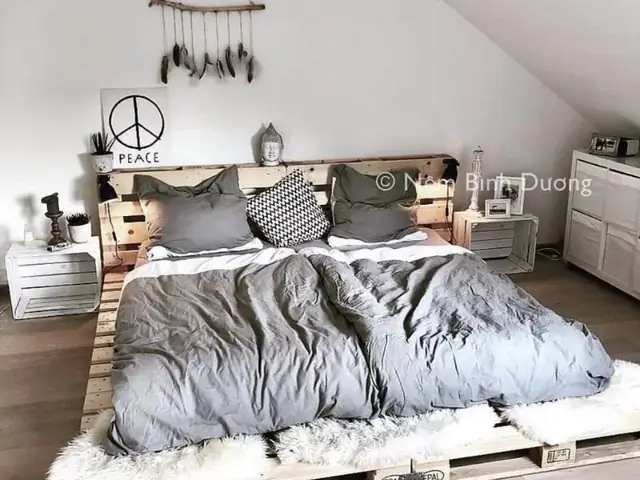 Trang Trí Giường Pallet Bằng Bộ Chăn Ga Gối Trang Trí Giường Pallet Bằng Bộ Chăn Ga Gối