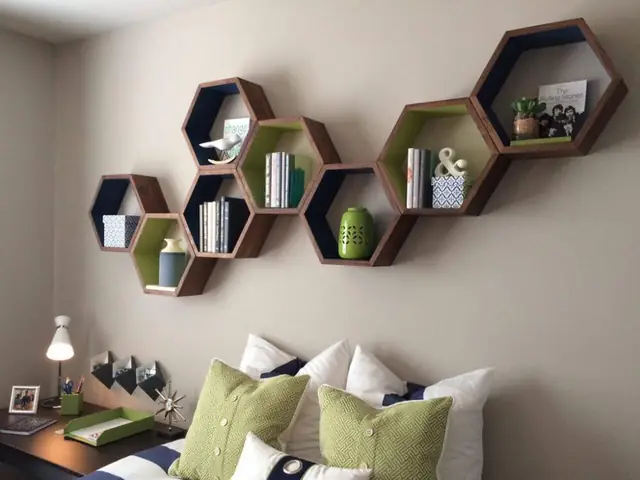 Gợi Ý 7 Cách Giúp Kệ Treo Tường Đơn Giản Trở Nên Đẹp Mắt Gợi Ý 7 Cách Giúp Kệ Treo Tường Đơn Giản Trở Nên Đẹp Mắt