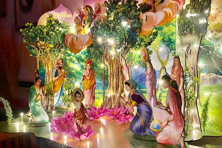 Trang Trí Lễ Đài Phật Đản Gắn Liền Với Sự Tích Ngày Phật Đản Sanh Ý Nghĩa.