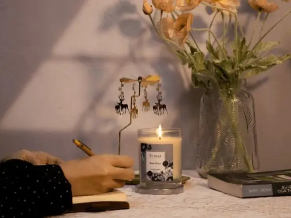 Mua Nến Thơm Cao Cấp Trang Trí Nhà Cửa Giá Hợp Lý Ở Đâu?