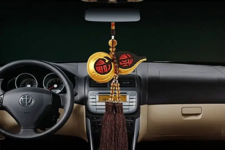 10 Phụ Kiện Trang Trí Nội Thất Ô Tô Đẹp Mắt, Ý Nghĩa Phong Thủy