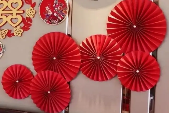 Cách Làm Quạt Giấy Trang Trí Đơn Giản, Đẹp Ngay Tại Nhà Cho Bạn