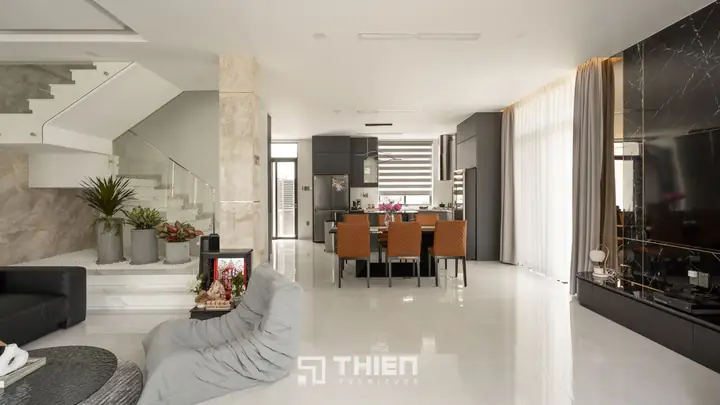 Có Nên Thiết Kế Cầu Thang Giữa Phòng Khách Và Bếp