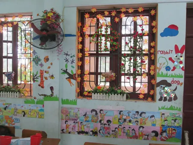 Trang Trí Dây Treo Cửa Lớp Mầm Non Bằng Vật Liệu Đơn Giản