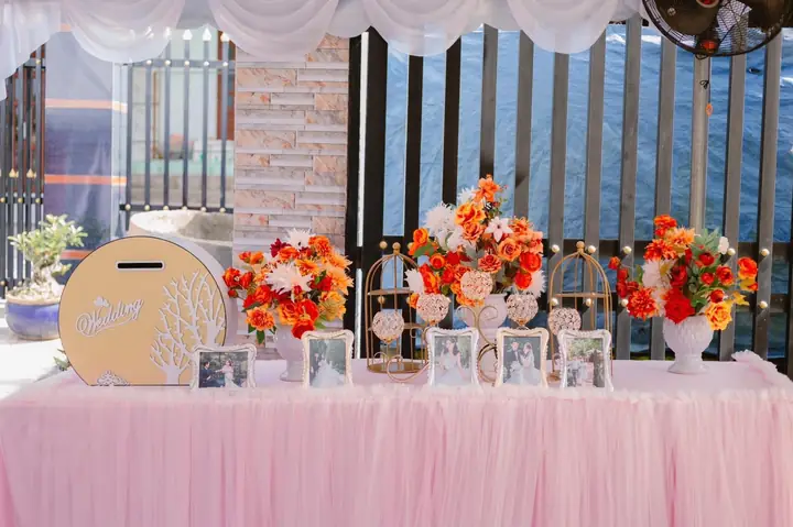 Trang Trí Bàn Gallary Tone Hông Pastel