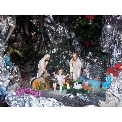 Giấy Bạc Trang Trí Noel Ở Đâu Bán?