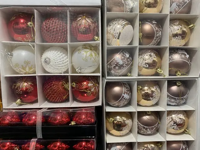 Giấy Bạc Trang Trí Noel Ở Đâu Bán?