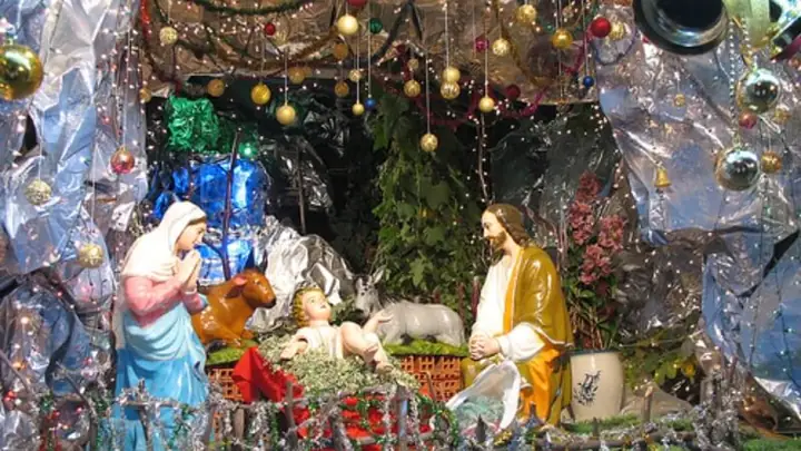 Giấy Bạc Trang Trí Noel Ở Đâu Bán?